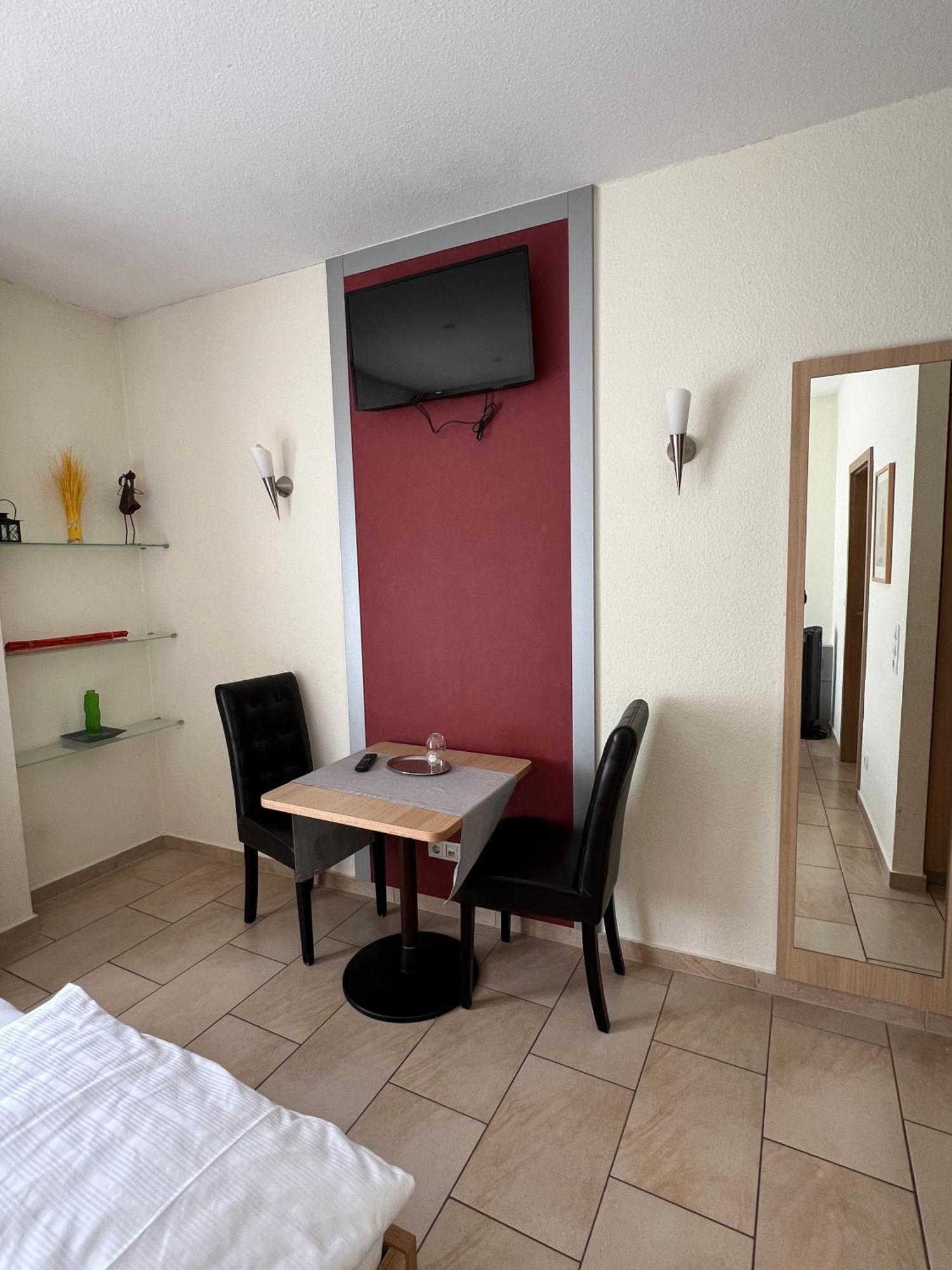 Hotel Pfaelzer Hof Enkenbach-Alsenborn Екстериор снимка