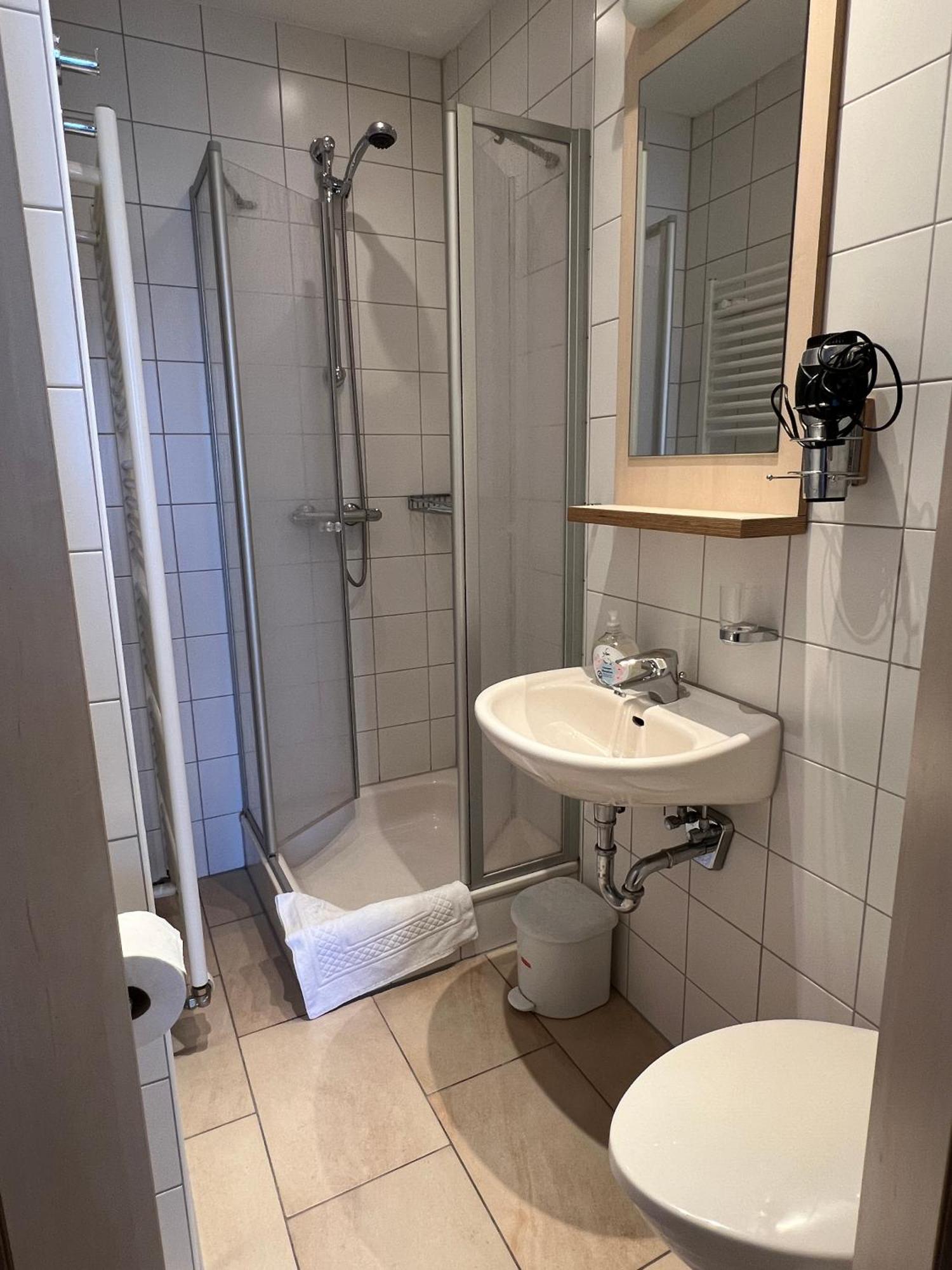 Hotel Pfaelzer Hof Enkenbach-Alsenborn Екстериор снимка