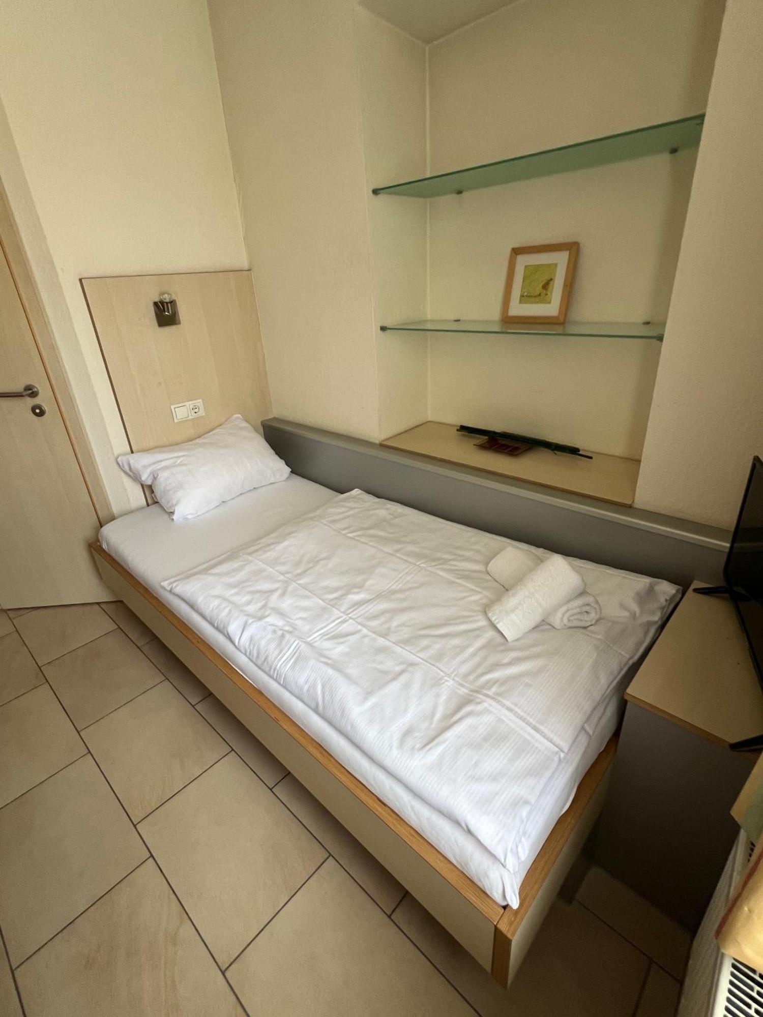 Hotel Pfaelzer Hof Enkenbach-Alsenborn Екстериор снимка