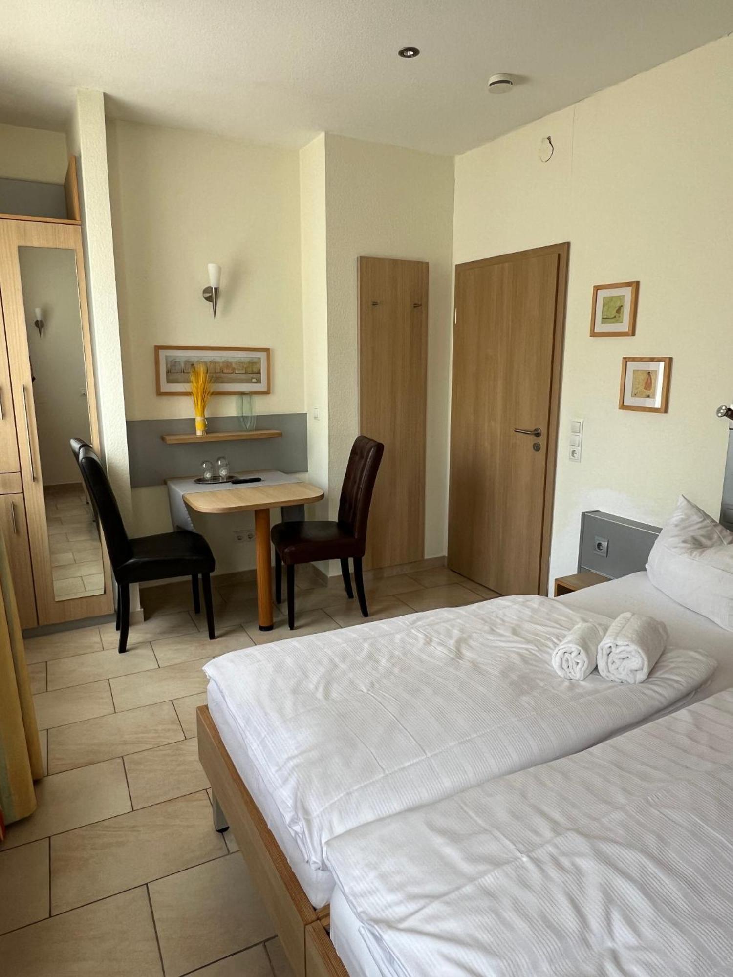 Hotel Pfaelzer Hof Enkenbach-Alsenborn Екстериор снимка